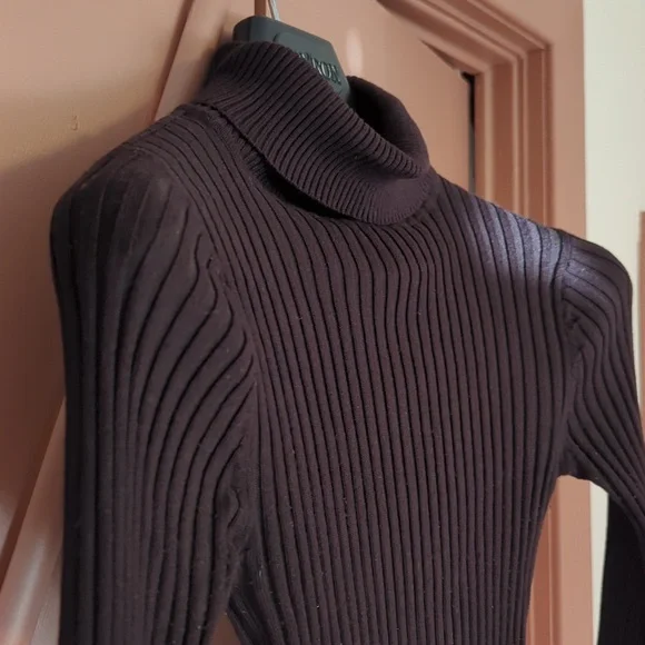 Active Basic - Brown Ribbed Long Sleeve Turtle Neck - Picture 4 of 5